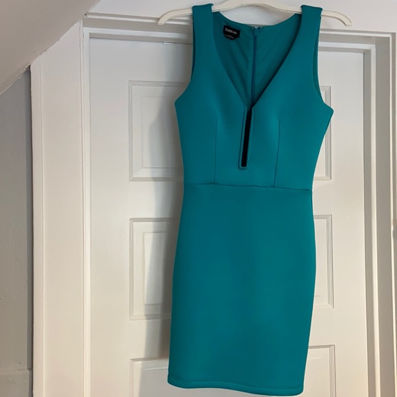 Turquoise BEBE cocktail dress- size XS - LIKE NEW! - Picture 1 of 4